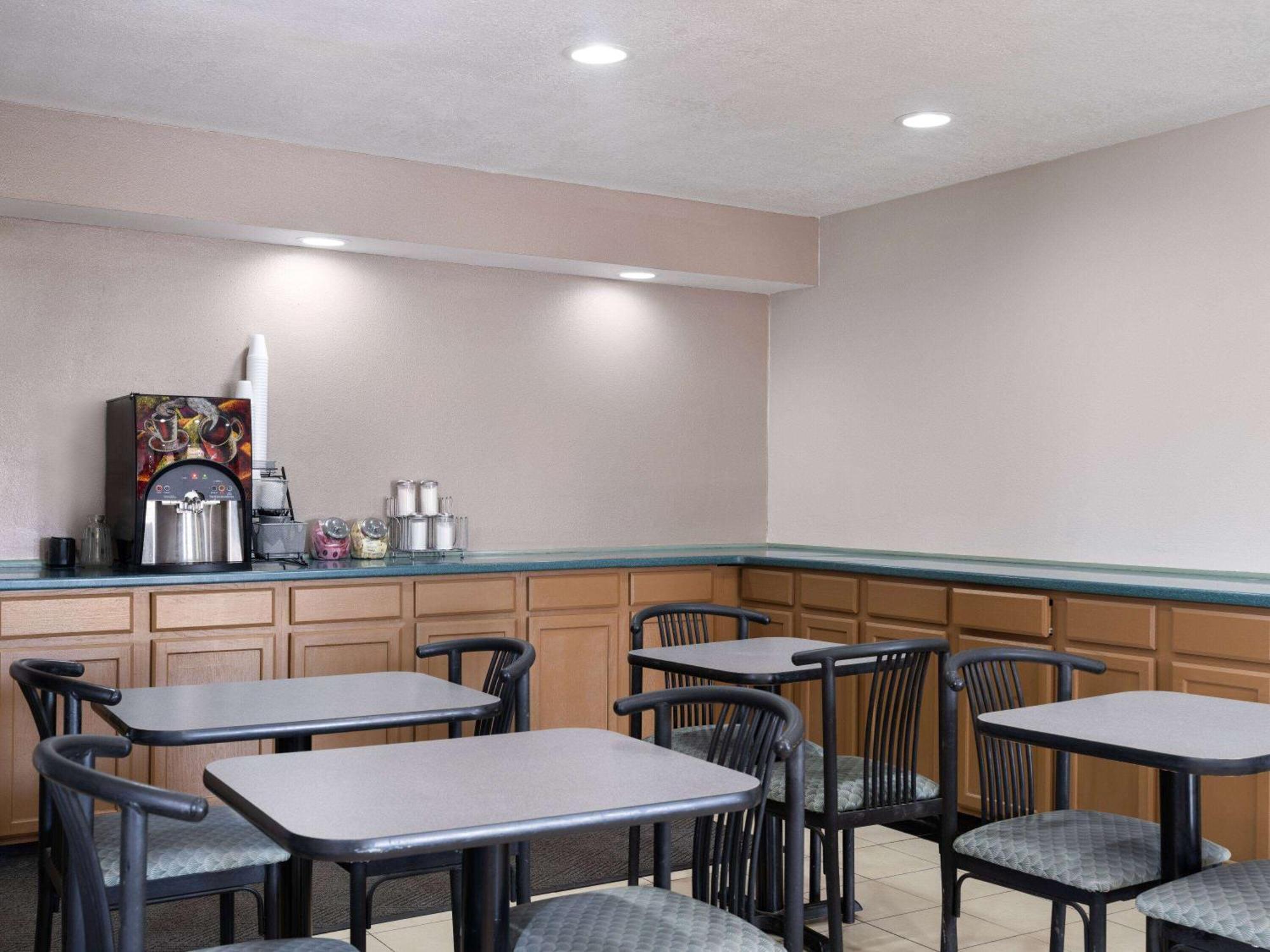 Travelodge By Wyndham Tucson Az Exterior photo