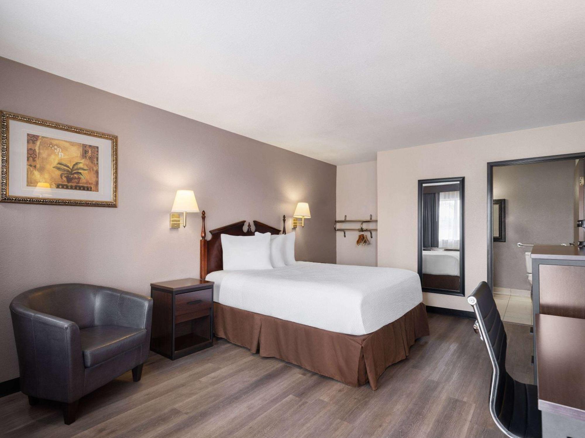 Travelodge By Wyndham Tucson Az Exterior photo