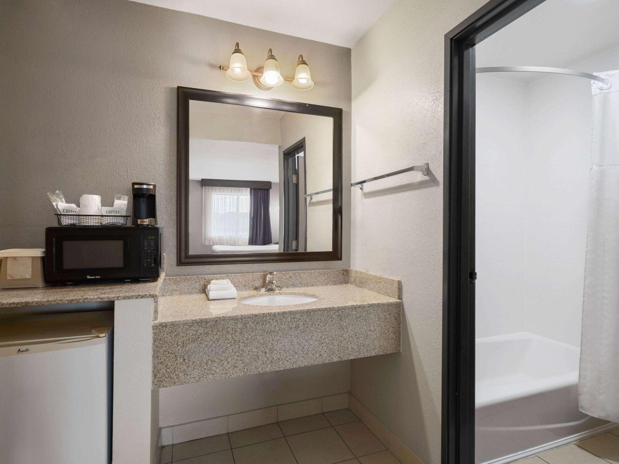 Travelodge By Wyndham Tucson Az Exterior photo