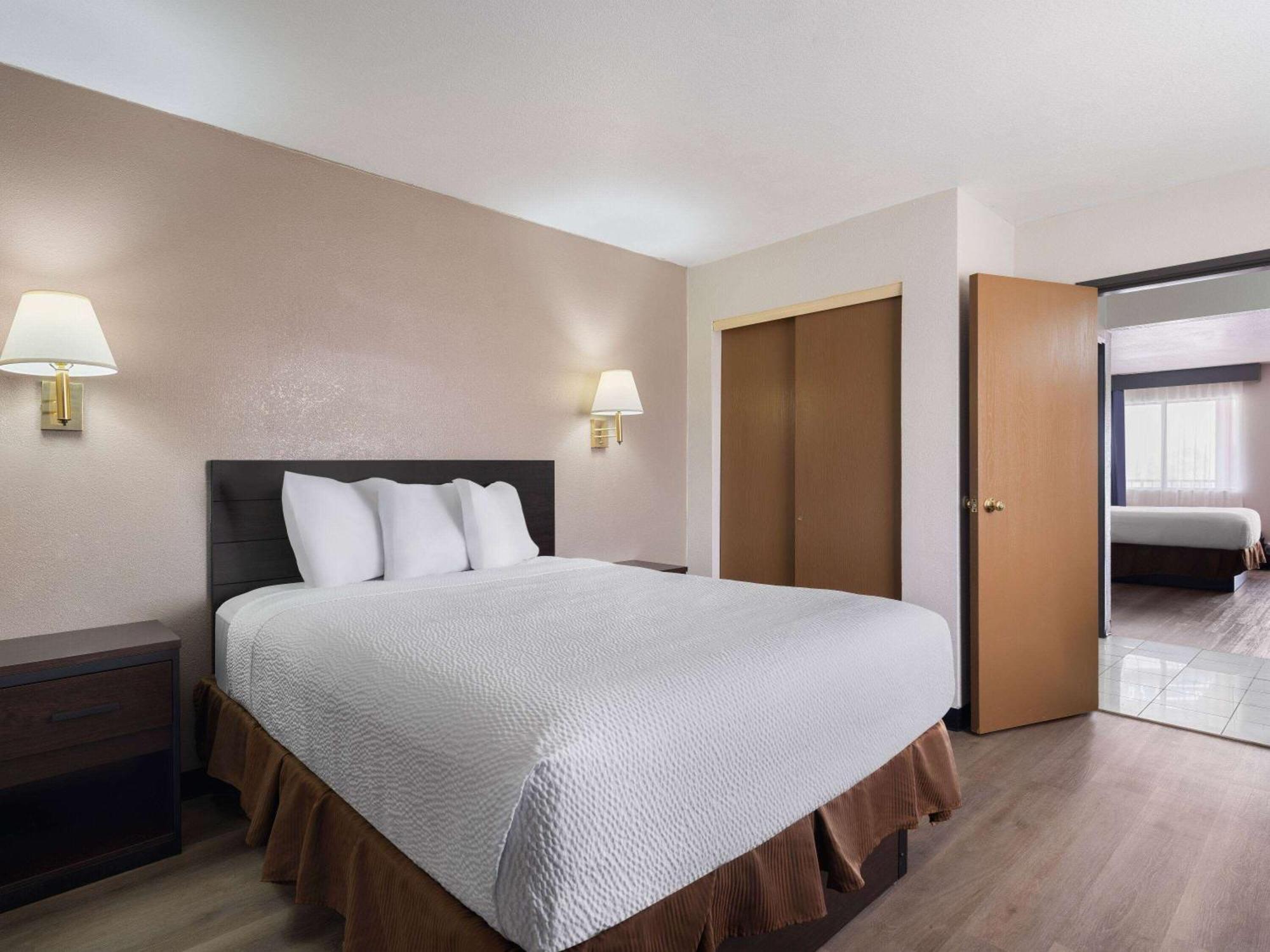 Travelodge By Wyndham Tucson Az Exterior photo