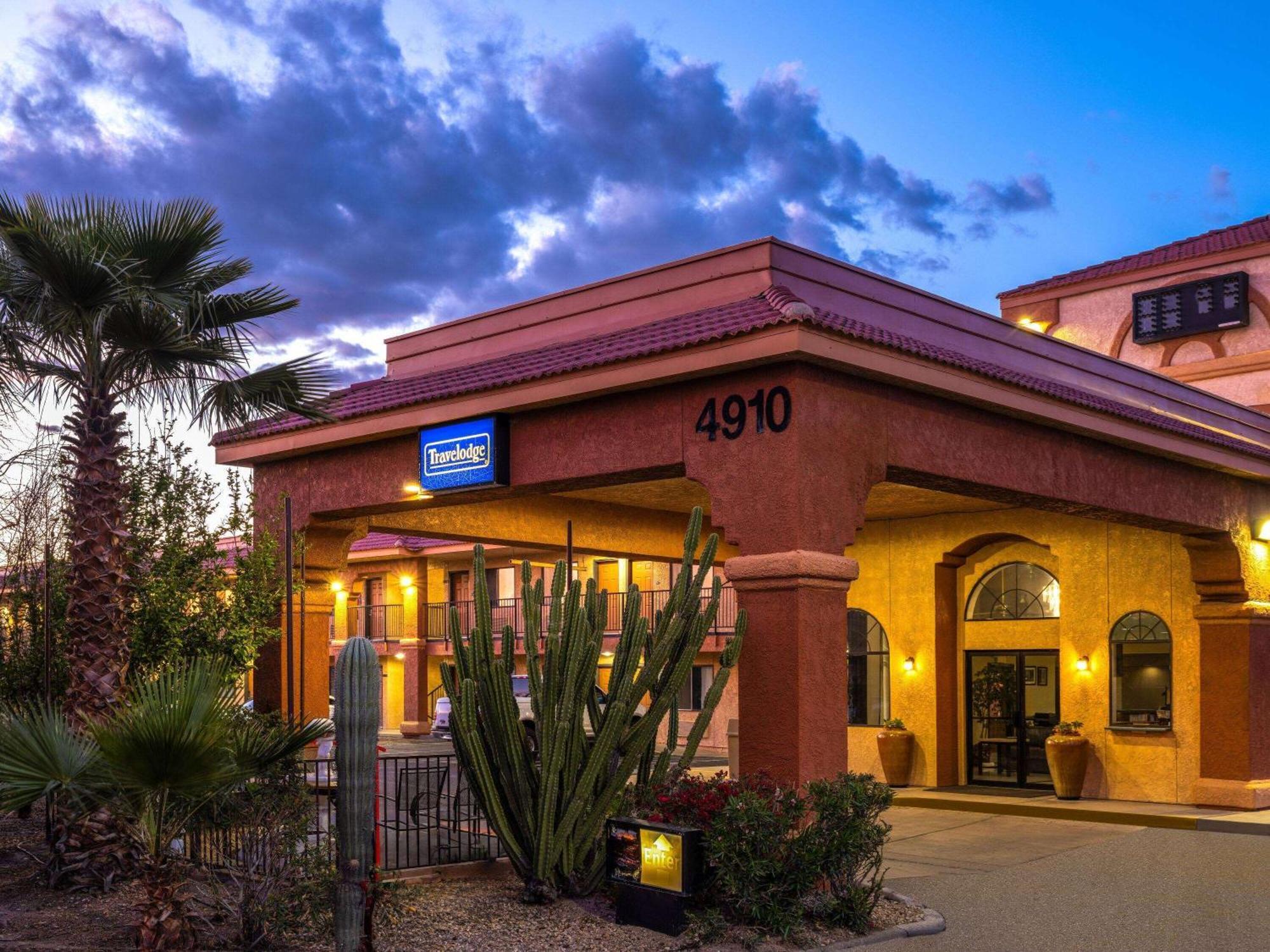Travelodge By Wyndham Tucson Az Exterior photo