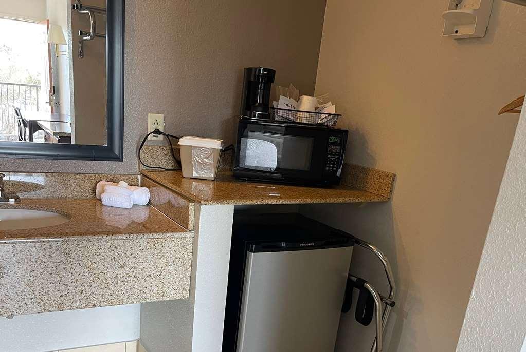Travelodge By Wyndham Tucson Az Room photo
